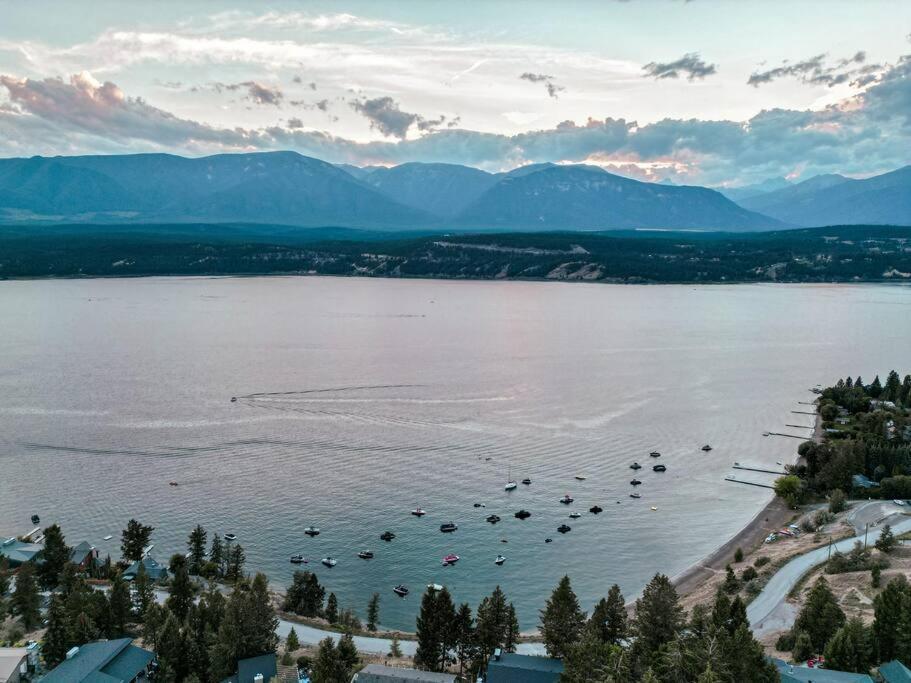 Oasis Getaway, Mins To Lake, King Bed, Dbl Garage Invermere Exteriör bild